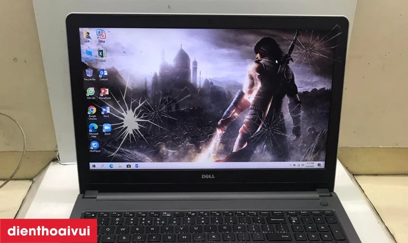 Dấu hiệu cần thay m&agrave;n h&igrave;nh laptop Dell Inspiron 15 5559