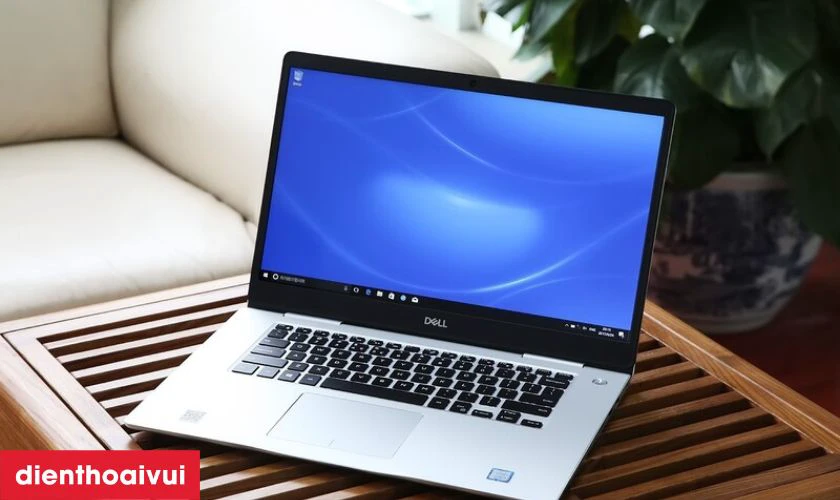 Thay màn hình laptop Dell Inspiron 15 7570 giá bao nhiêu?