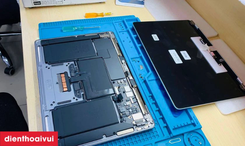 Lợi &iacute;ch khi thay m&agrave;n h&igrave;nh laptop tại Điện Thoại Vui