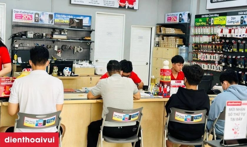 Thay m&agrave;n h&igrave;nh laptop Dell Inspiron 3458 ch&iacute;nh h&atilde;ng, gi&aacute; tốt tại Điện Thoại Vui