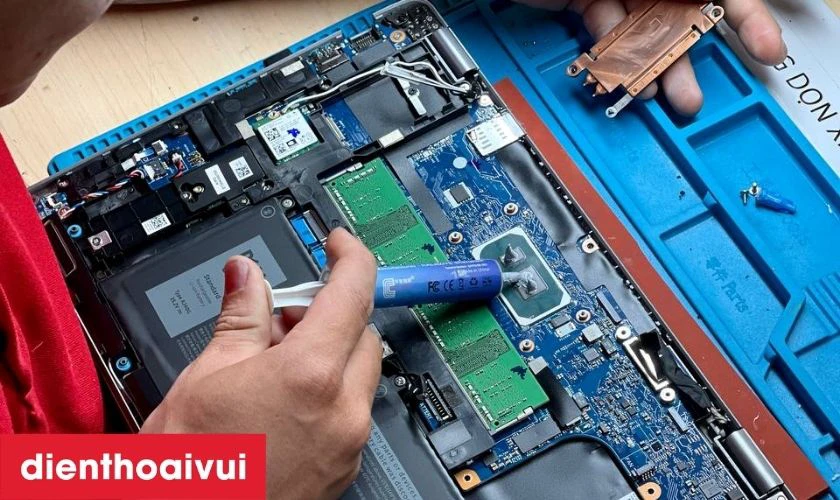 Thay m&agrave;n h&igrave;nh laptop Dell Latitude 12 e6220 gi&aacute; bao nhi&ecirc;u?