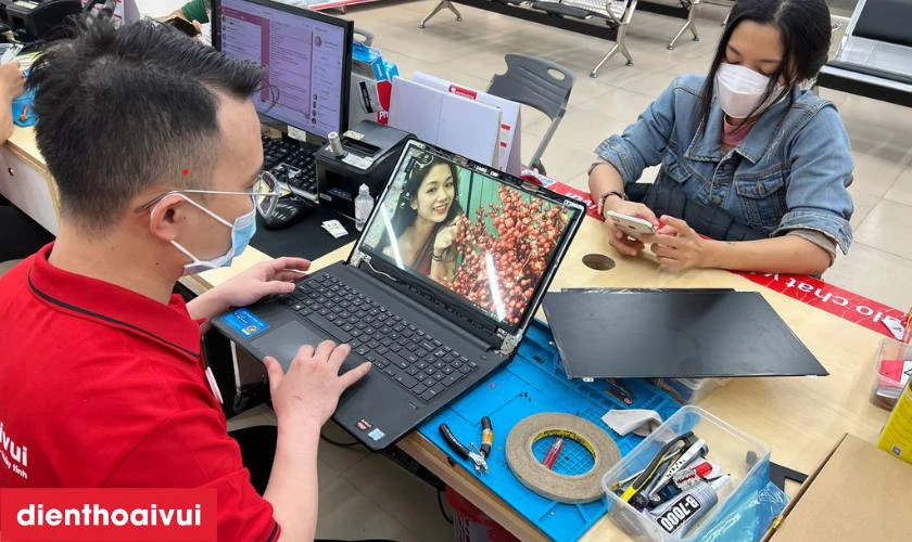 Giá thay màn hình laptop Dell Latitude 12 e7240