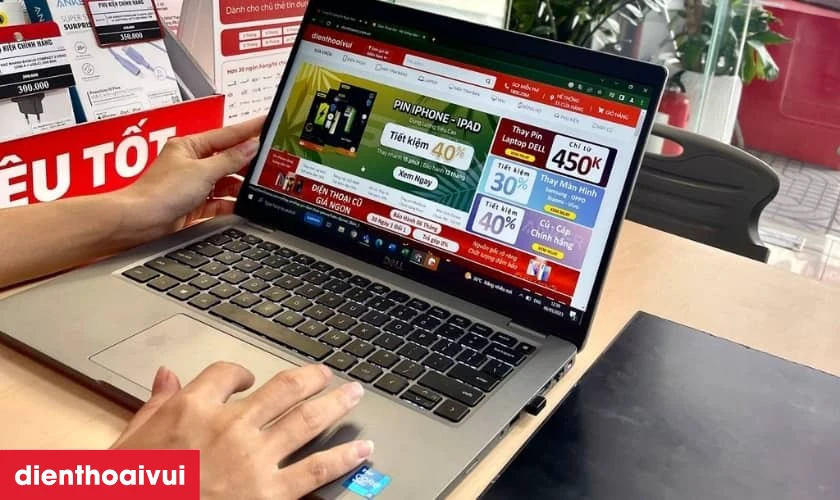 Quy tr&igrave;nh thay m&agrave;n h&igrave;nh laptop Dell Latitude 13 3320