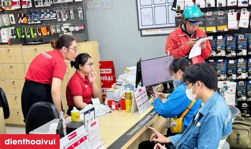 B&agrave;n giao v&agrave; thanh to&aacute;n sau khi thay m&agrave;n h&igrave;nh xong