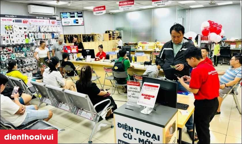 Quyền lợi khi sử dụng dịch vụ thay m&agrave;n h&igrave;nh laptop tại Điện Thoại Vui