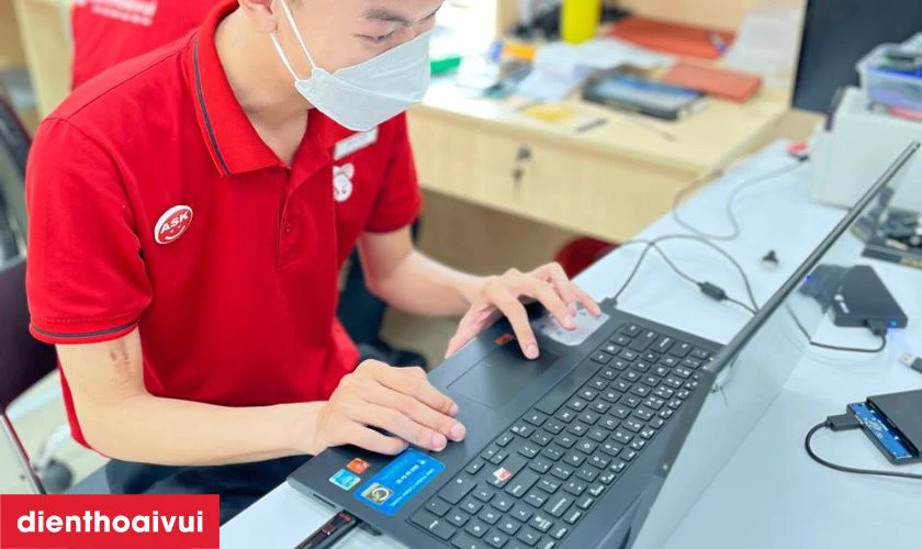 Gi&aacute; thay m&agrave;n h&igrave;nh laptop Dell Precision 15 3520 bao nhi&ecirc;u tiền? 