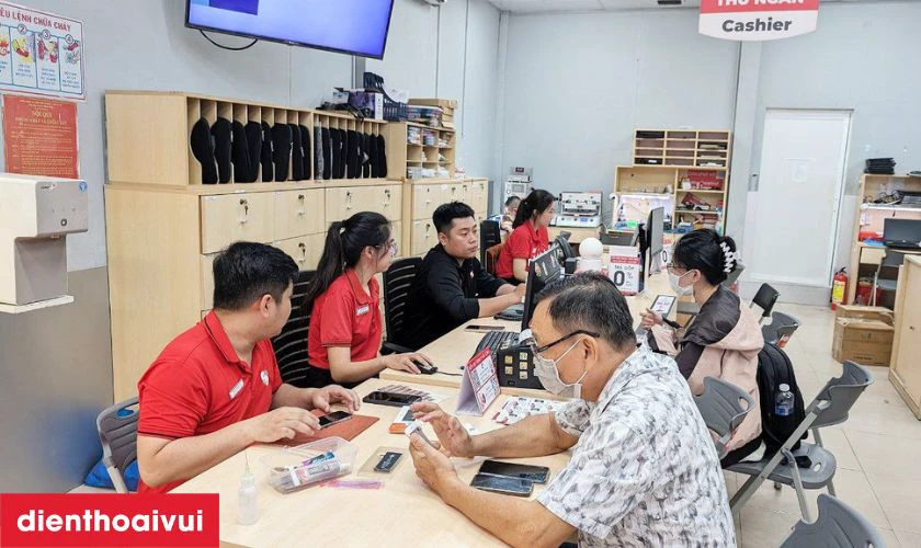 C&aacute;c bước thay m&agrave;n h&igrave;nh Dell XPS 13 chuy&ecirc;n nghiệp tại Điện Thoại Vui