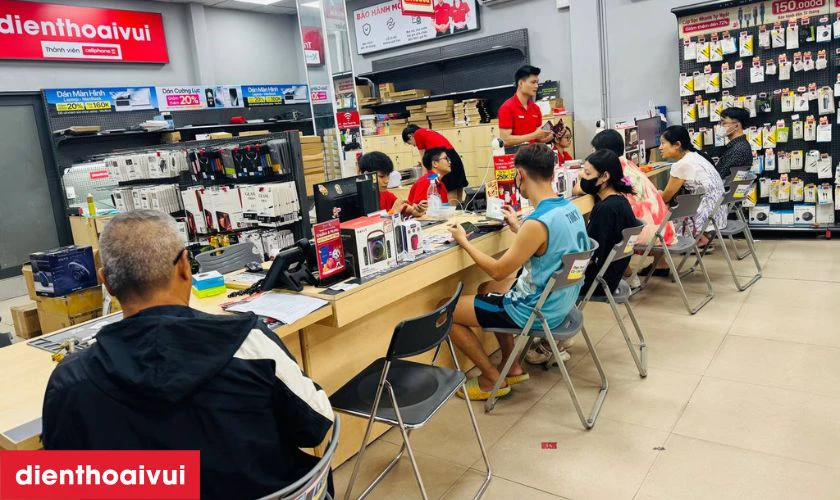B&agrave;n giao laptop Dell XPS 13 7390 v&agrave; thanh to&aacute;n