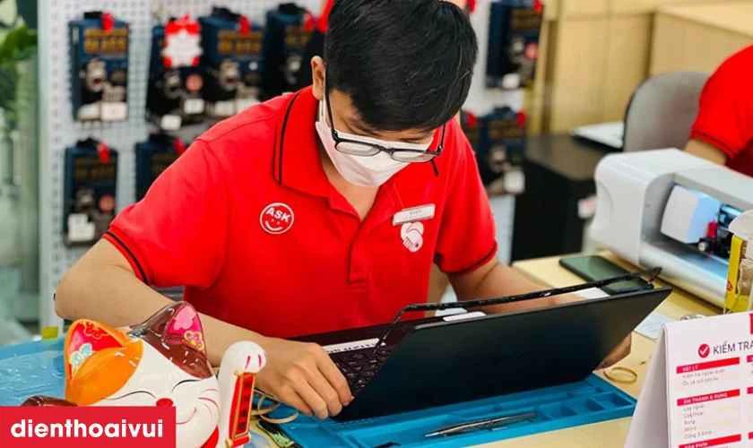 Thay m&agrave;n h&igrave;nh laptop Dell XPS 13 9365 ch&iacute;nh h&atilde;ng, gi&aacute; tốt tại Điện Thoại Vui