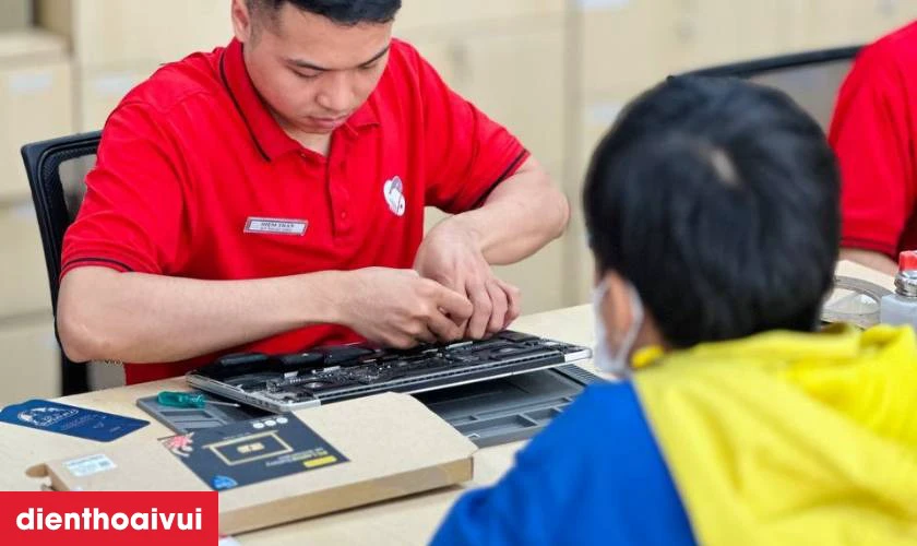 Quy trình thay màn hình laptop Dell XPS 17 9710