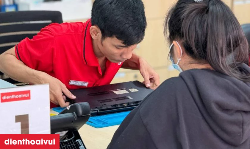 Bàn giao máy lại cho khách