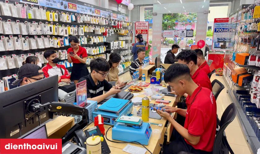 Quy tr&igrave;nh thay m&agrave;n laptop HP DV6 chuy&ecirc;n nghiệp tại Điện Thoại Vui