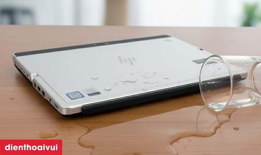 Vô nước khiến màn hình laptop HP EliteBook X2 1012 G2 nhanh hỏng