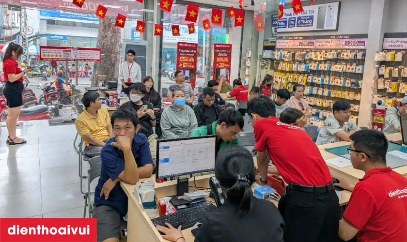 Quy trình thay màn hình laptop HP Envy 13-AB nhanh chóng, minh bạch tại DTV