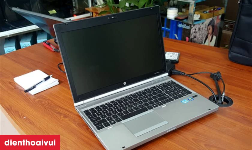 Dấu hiệu cần thay m&agrave;n h&igrave;nh laptop HP Envy 13 AH1011TU