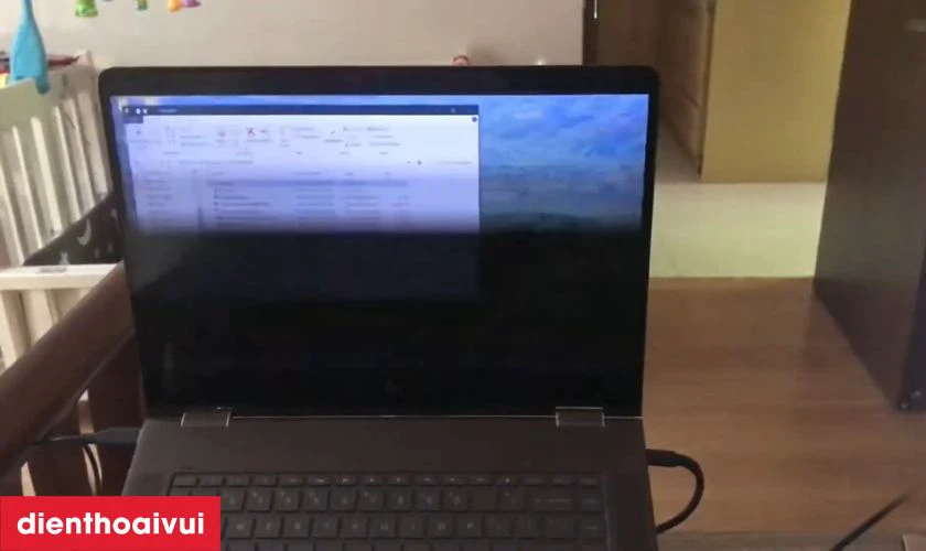 Dấu hiệu cần thay m&agrave;n h&igrave;nh laptop HP Omen 15 CE198WM ch&iacute;nh h&atilde;ng GENA