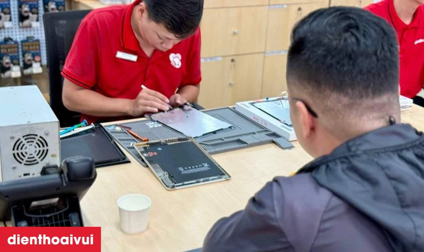 Quy tr&igrave;nh thay m&agrave;n h&igrave;nh laptop HP Pavilion X360 Convertible 14 DW0000 nhanh ch&oacute;ng