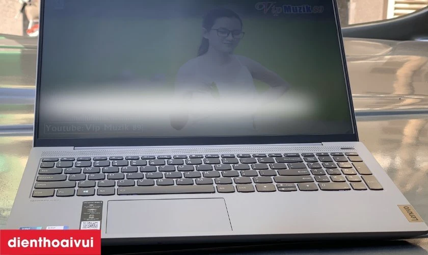 Dấu hiệu cần thay m&agrave;n h&igrave;nh laptop Lenovo Ideapad Slim 5 15ITL05
