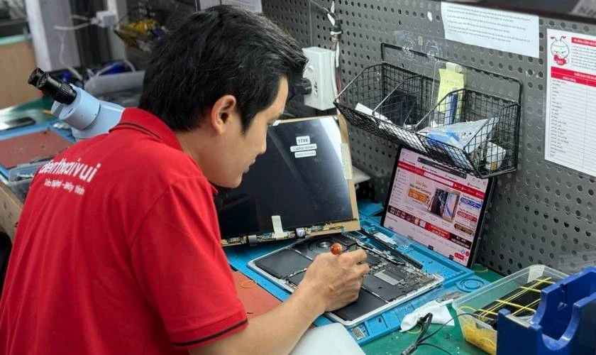 Tiêu chí lựa chọn địa chỉ thay màn hình Laptop quận 10