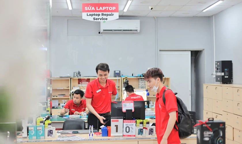 Dịch vụ thay màn hình laptop uy tín tại Điện Thoại Vui