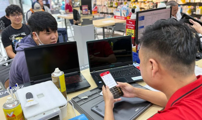 Quy trình thay màn hình laptop quận Tân Bình tại Điện Thoại Vui