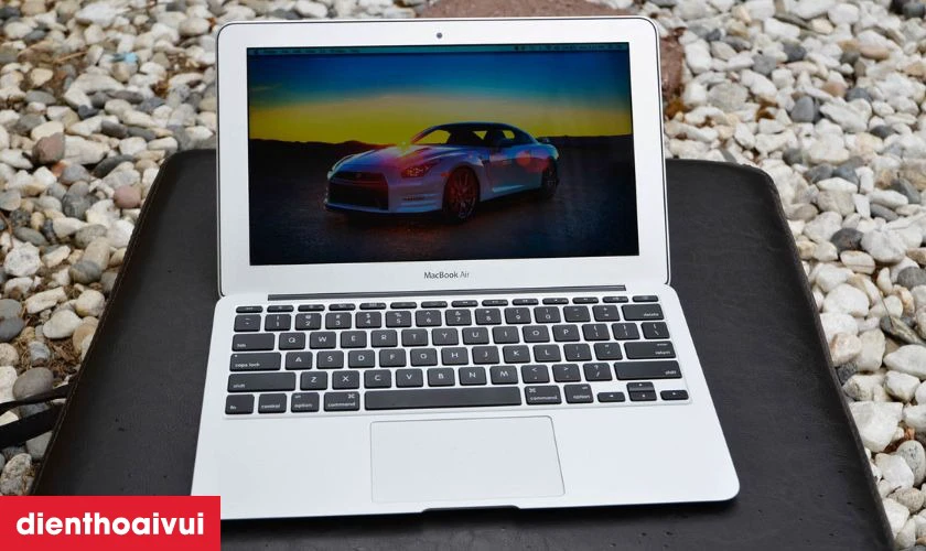 Thay màn hình Macbook Air 2013 13 inch A1466 lấy liền đến ngay Điện Thoại Vui