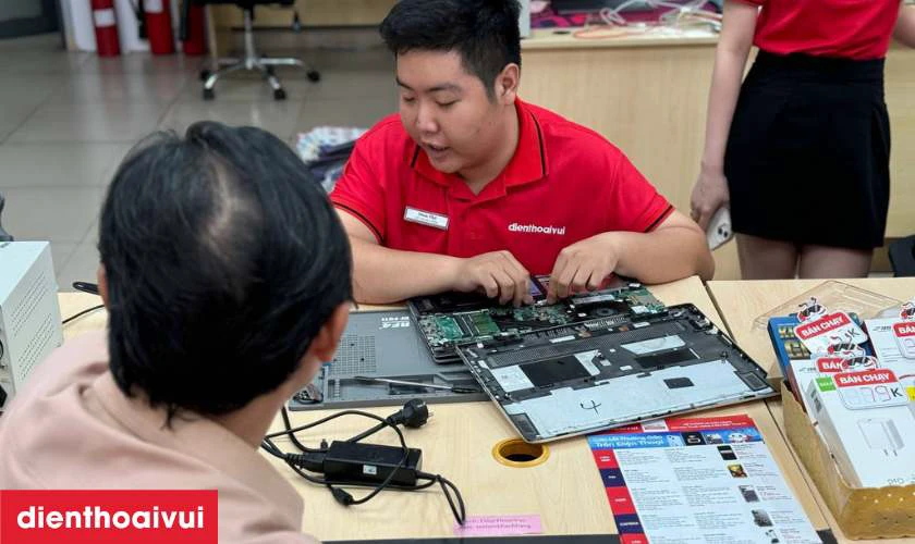 Địa chỉ dịch vụ thay m&agrave;n h&igrave;nh MacBook Air 2022 uy t&iacute;n