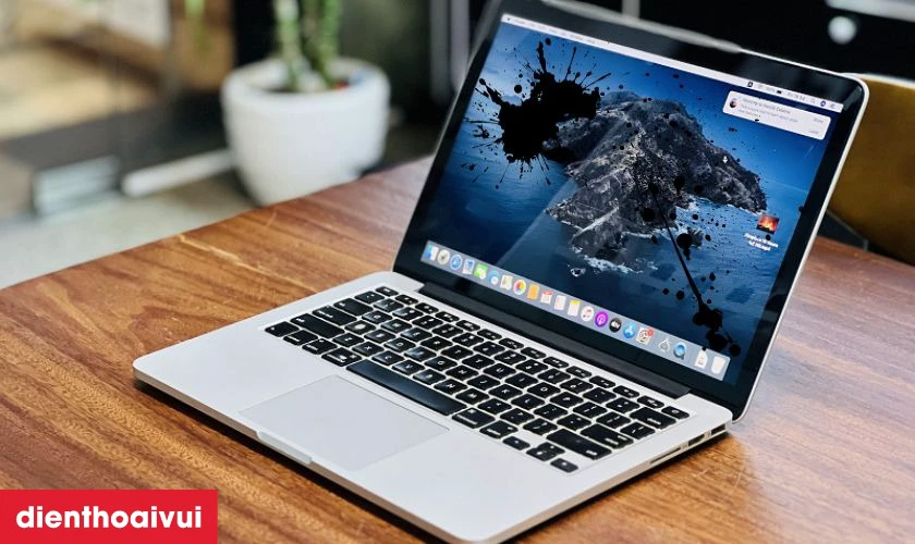 Thay m&agrave;n h&igrave;nh Macbook Pro 2014