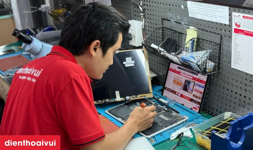 Mẹo bảo vệ sau thay m&agrave;n h&igrave;nh MacBook Pro 2015