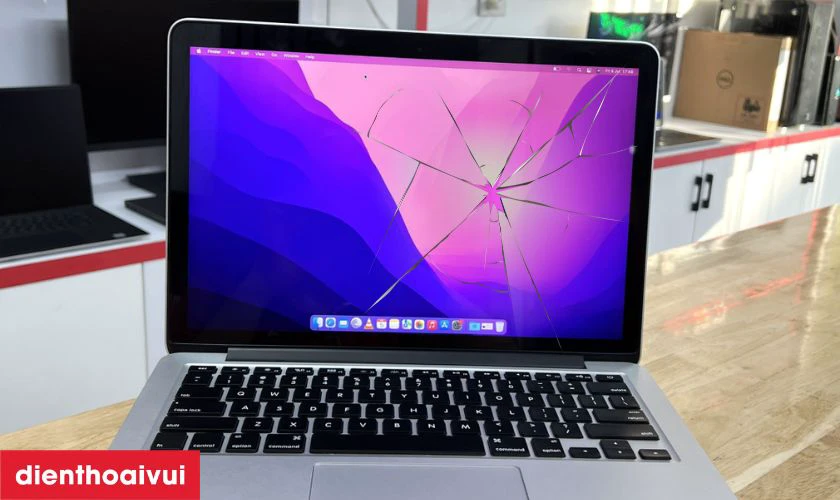 Dấu hiệu cần thay m&agrave;n h&igrave;nh MacBook Pro 2015 13 inch A1502