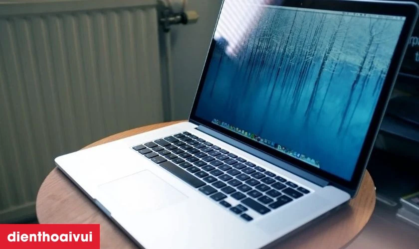 Thay m&agrave;n h&igrave;nh Macbook Pro 2015
