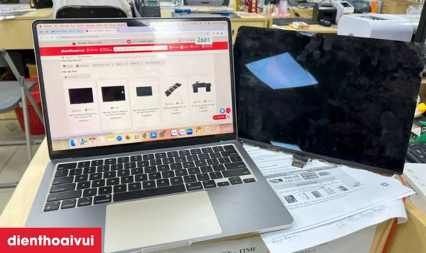 Quy thay m&agrave;n h&igrave;nh Macbook