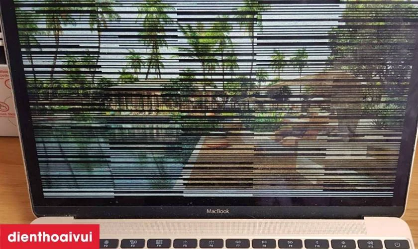 Dấu hiệu cần thay m&agrave;n h&igrave;nh Macbook Pro 2019 15 inch A1990