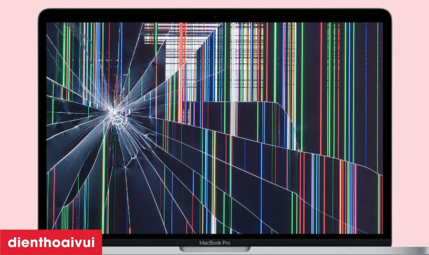 M&agrave;n h&igrave;nh MacBook nứt vỡ nghi&ecirc;m trọng k&egrave;m sọc