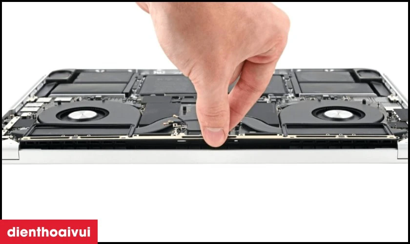 Thay m&agrave;n h&igrave;nh MacBook Pro M3 2024 14 inch A2992 GENA