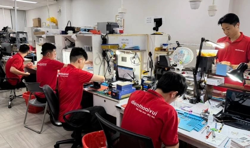 Quy trình thay màn hình Nubia quận 1 tại Điện Thoại Vui
