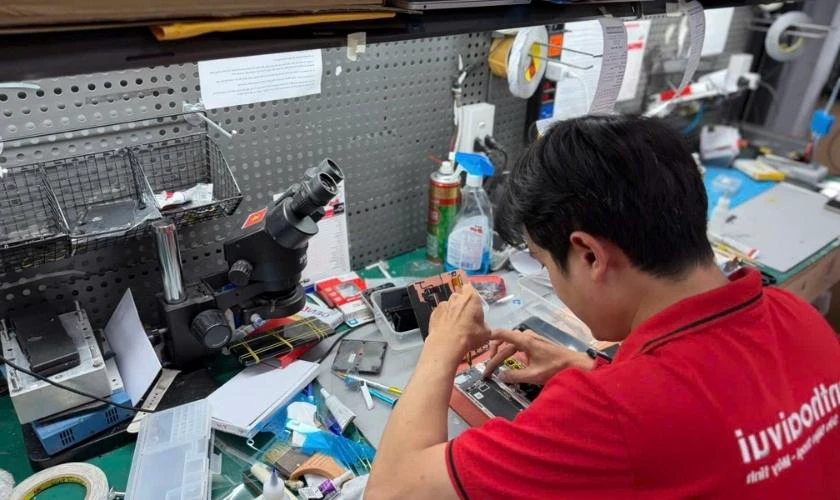 Quy trình thay màn hình Nubia quận Hoàng Mai tại Điện Thoại Vui