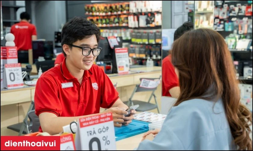 Thay m&agrave;n h&igrave;nh điện thoại OPPO A57 gi&aacute; tốt tại Điện Thoại Vui