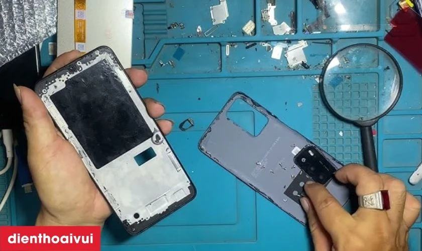 Quá trình sửa chữa thiết bị được diễn ra nhanh chóng