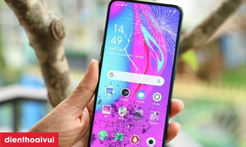 M&agrave;n h&igrave;nh bị nứt v&agrave; cảm ứng kh&ocirc;ng hoạt động