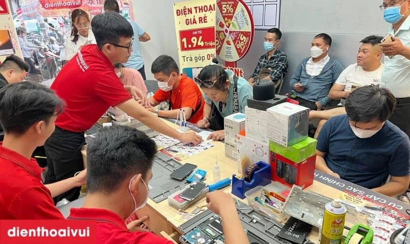 Dịch vụ thay m&agrave;n h&igrave;nh Oppo A93 gi&aacute; rẻ, uy t&iacute;n tại Điện Thoại Vui