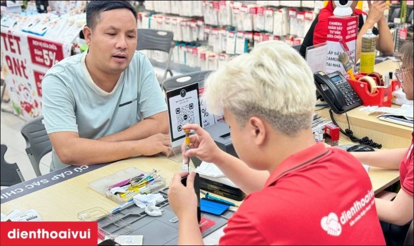 Quy tr&igrave;nh thay m&agrave;n h&igrave;nh Oppo A93 tại Điện Thoại Vui&nbsp;
