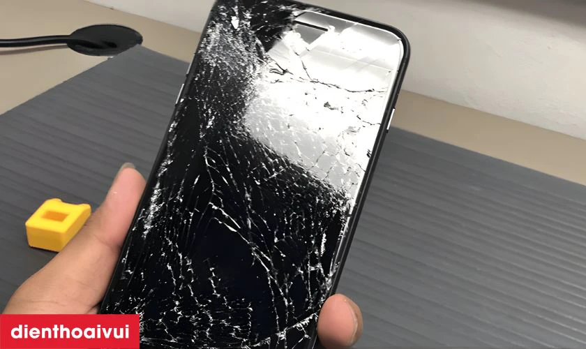 Khi n&agrave;o cần thay m&agrave;n h&igrave;nh Oppo F21s Pro?