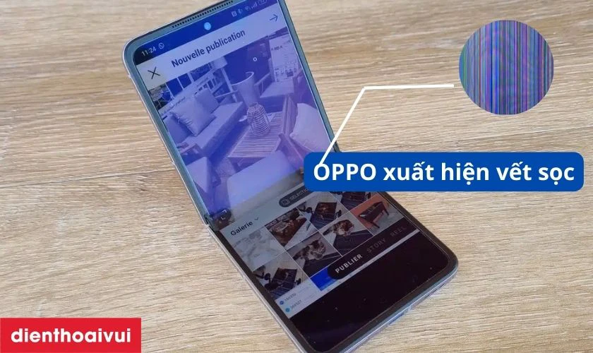 M&agrave;n h&igrave;nh điện thoại xuất hiện c&aacute;c đường kẻ sọc