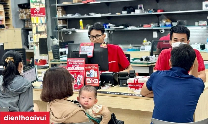 B&agrave;n giao v&agrave; thanh to&aacute;n chi ph&iacute; thay m&agrave;n h&igrave;nh