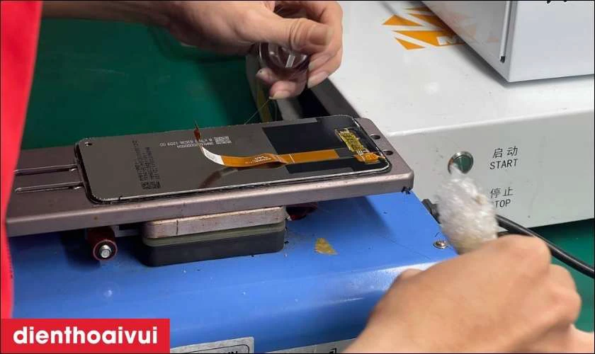 Quy trình thay màn hình điện thoại