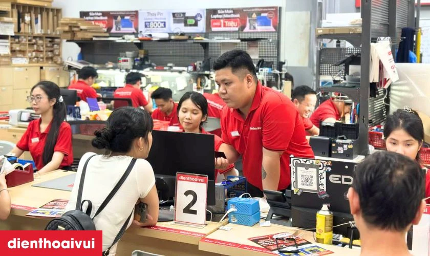 Thay m&agrave;n h&igrave;nh OPPO Reno 15 ở đ&acirc;u uy t&iacute;n?