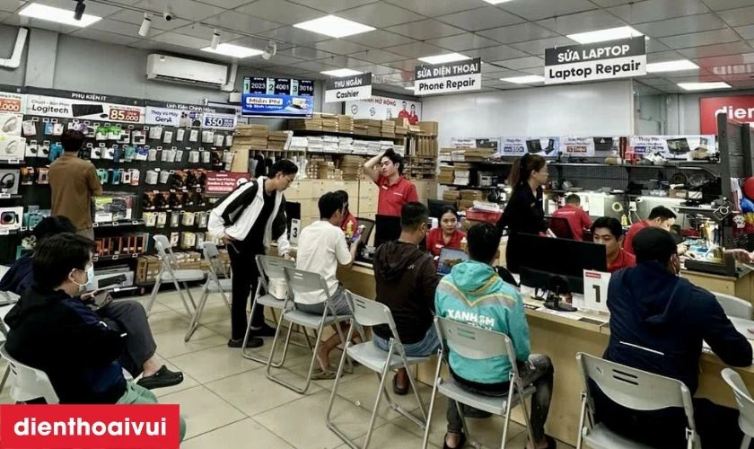 Cửa h&agrave;ng thay m&agrave;n h&igrave;nh Oppo Reno 5 F uy t&iacute;n Điện Thoại Vui