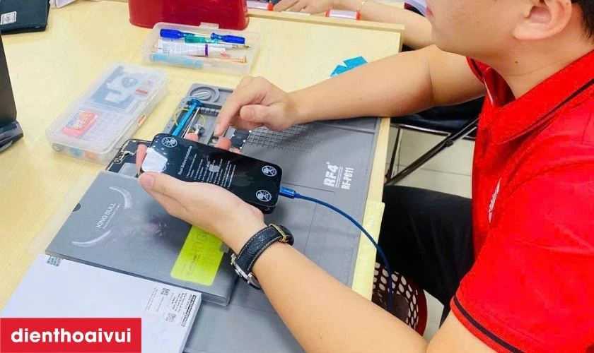 Sau khi thay xong, m&aacute;y sẽ được kiểm tra lại to&agrave;n bộ chức năng