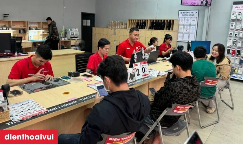 Vì sao nên thay màn hình Oppo Reno 8 SE chính hãng GENA loại Pro tại Điện Thoại Vui?